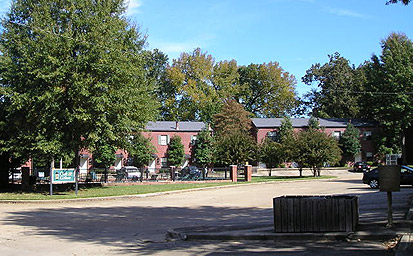 [ Oak Grove Apartments ]